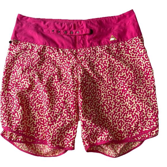 Vintage Nike ACG Swim Shorts Size 12 Pink All Over Print Beach Outdoor - Picture 6 of 6